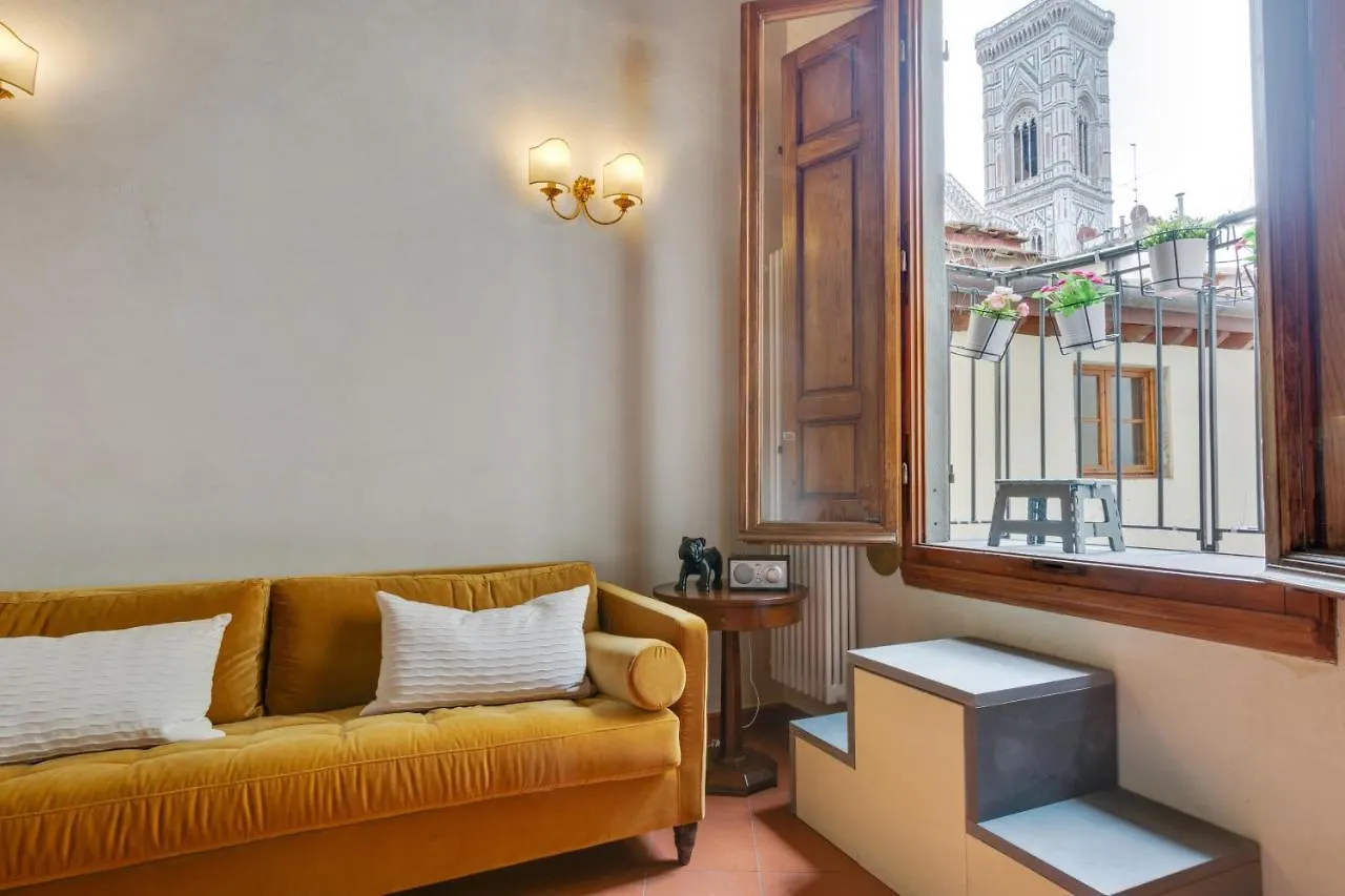 Guesthost - Duomo View Anna'S Apartment Florence Italy