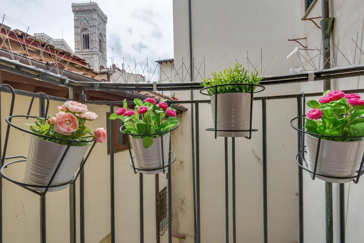 Guesthost - Duomo View Anna'S Apartment Florence